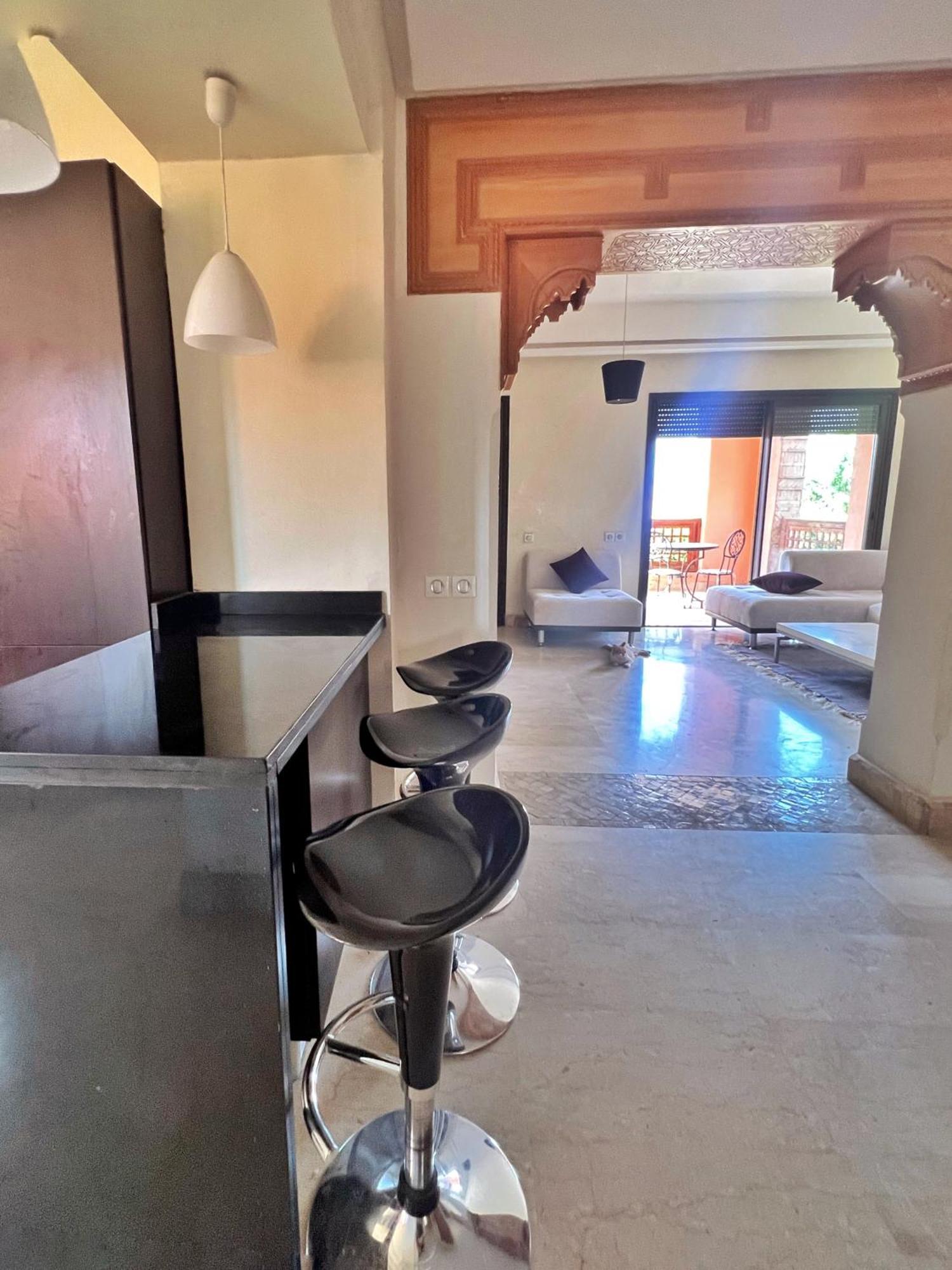 Luminous With Pool View Appartement *