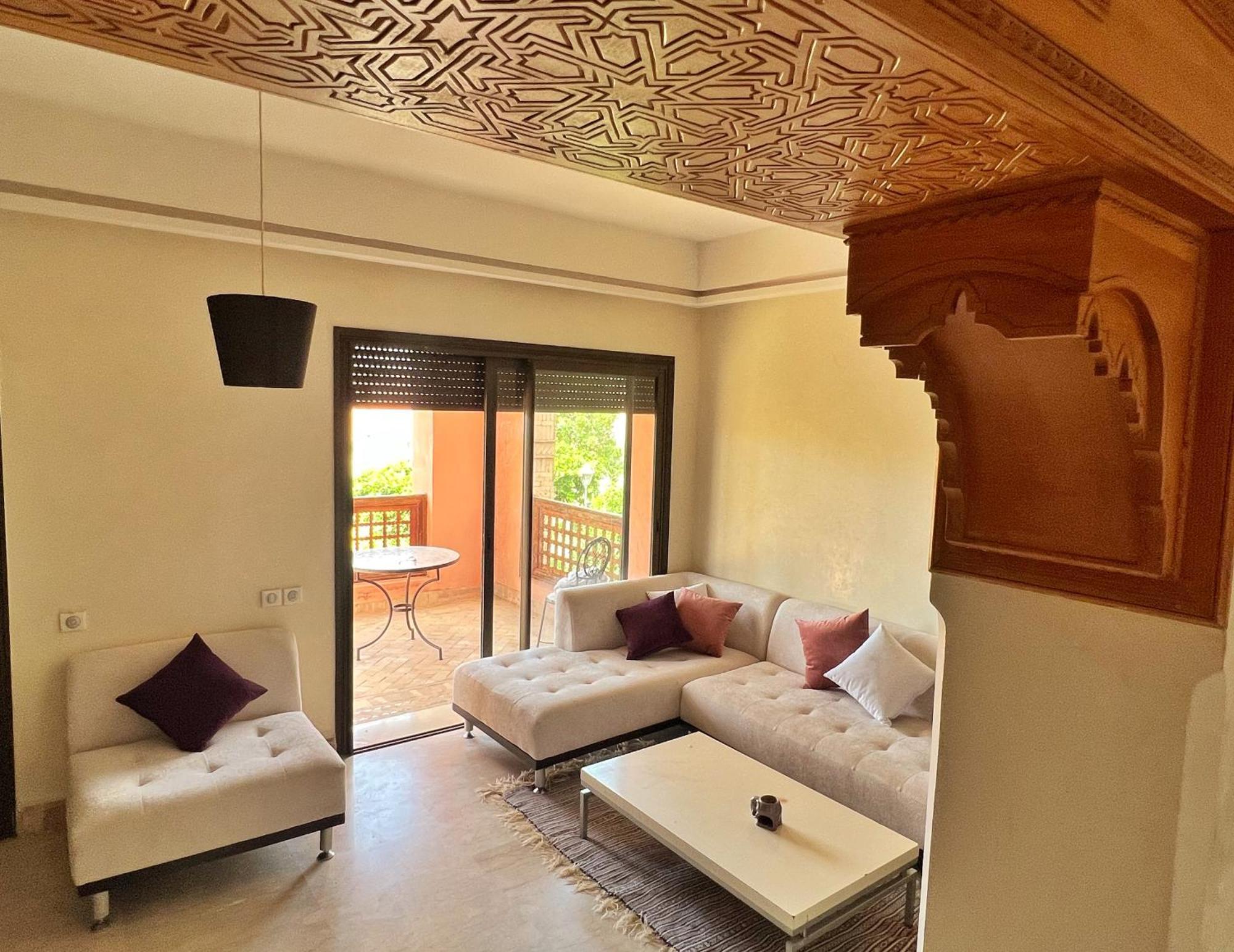 Appartement Luminous With Pool View